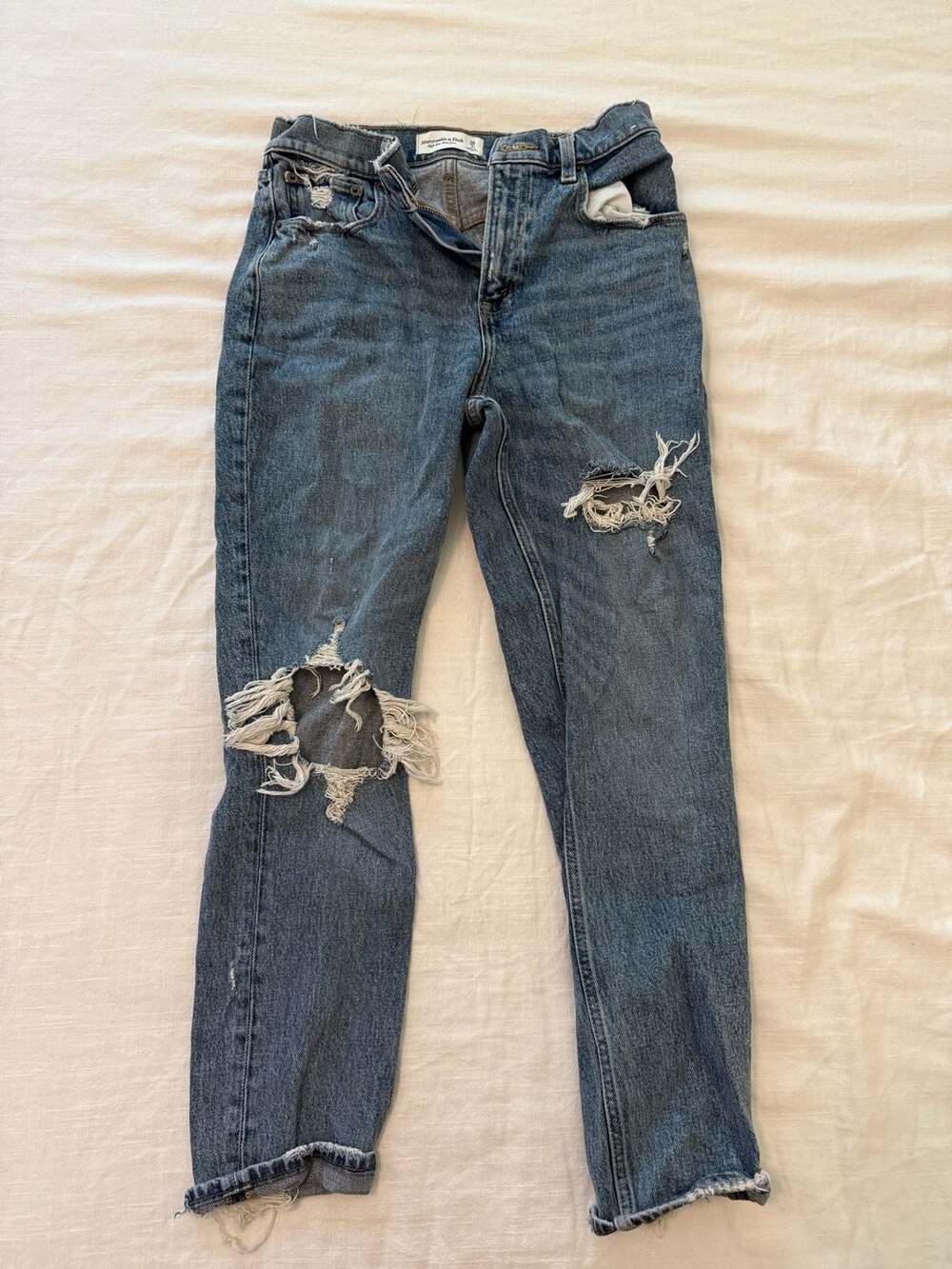 Abercrombie & Fitch High Rise Mom Jeans Size 26x28